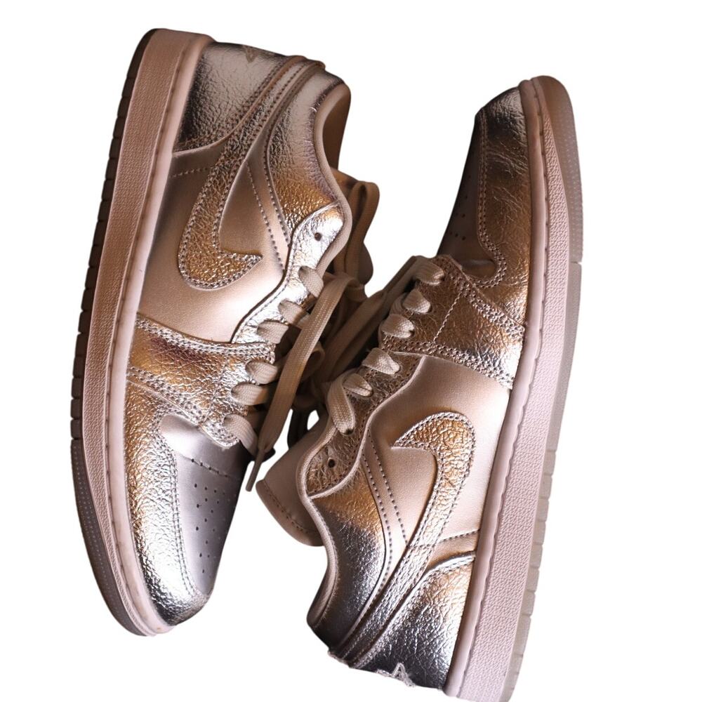 Nike Air Jordan 1 Low SE ‘Metallic Silver’ (FN5030‑001) – Women’s 7